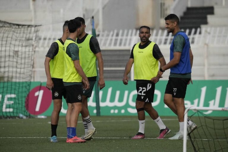 هؤلاء اللاعبون يرفضون فسخ عقودهم… نتائج سوء التسيير تطفو إلى السطح