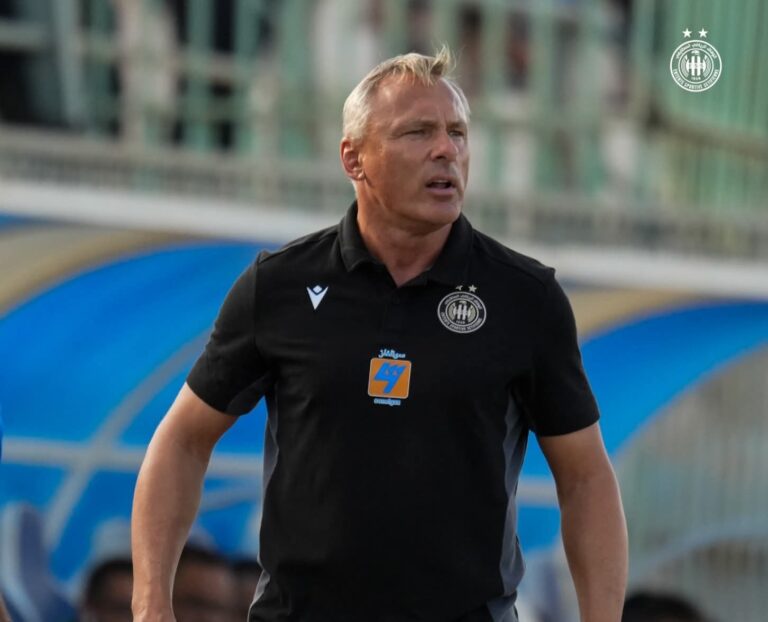 مدرب وفاق سطيف أنطوان هاي يرفض المغادرة