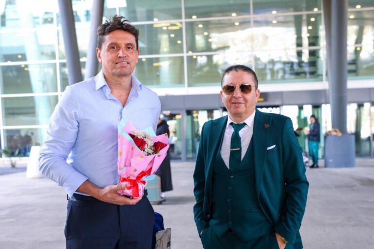 غراتاكوس يصل الجزائر لبدء مهامه بأكاديمية لافوارا وصول المدرب الاسباني جوردي غراتاكوس للجزائر تحسبا لانضمامه أكاديمية لافوارا